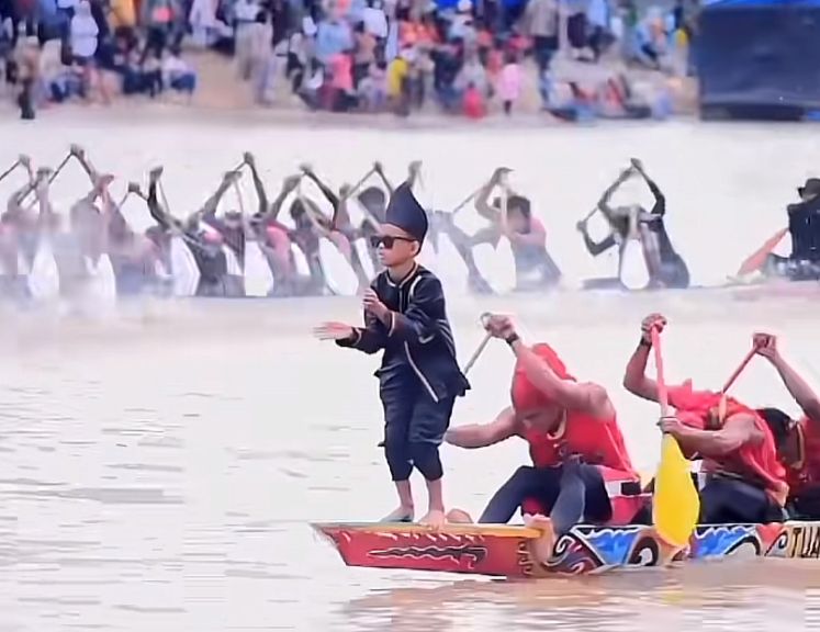 Lagunya Viral, Penyanyi Amerika Mau Manggung di Pacu Jalur Tanpa Dibayar